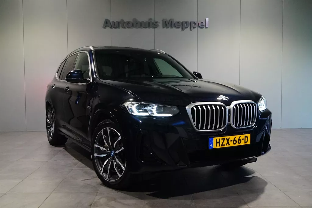 BMW X3 xDrive30e M-Sport/// | LED | H/K Sound | Head-up Display | Panoramadak | 360 Camera |