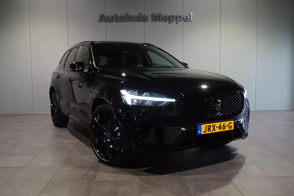 Volvo XC60 T6-AWD | 2026 Facelift | Black-Ultra | B&amp;W | Massage/Verkoelde Stoelen | Trekhaak |