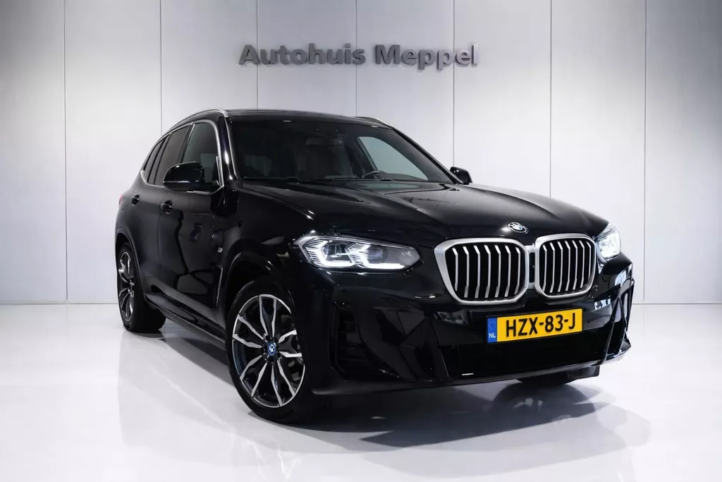 BMW X3 xDrive30e M-sport/// | Panormadak | Head-up Display | H/K Sound | LED