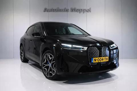 BMW iX XDrive40 SportPakket | Laserlicht | Trekhaak | H/K Sound | Soft Close |