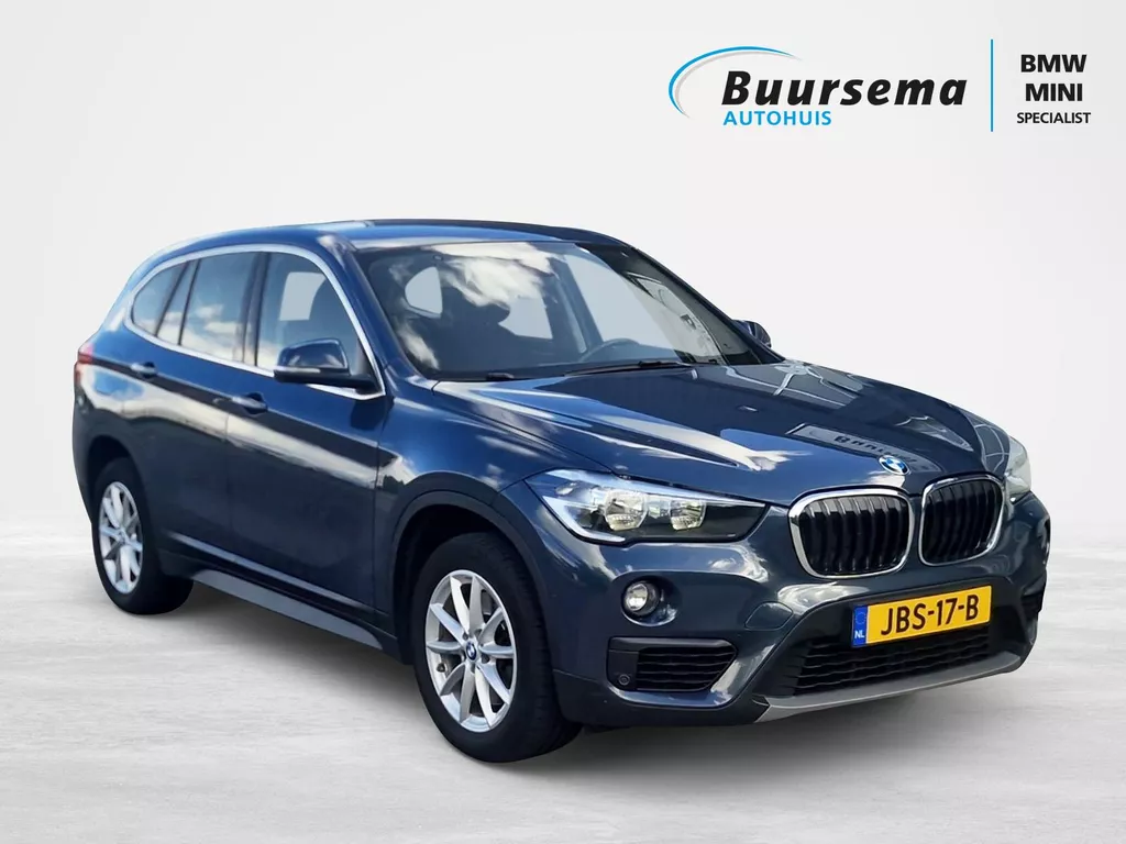 BMW X1 sDrive20i Essential | Afneembare trekhaak | Automaat | Navigatie | Bluetooth | 103182 km!