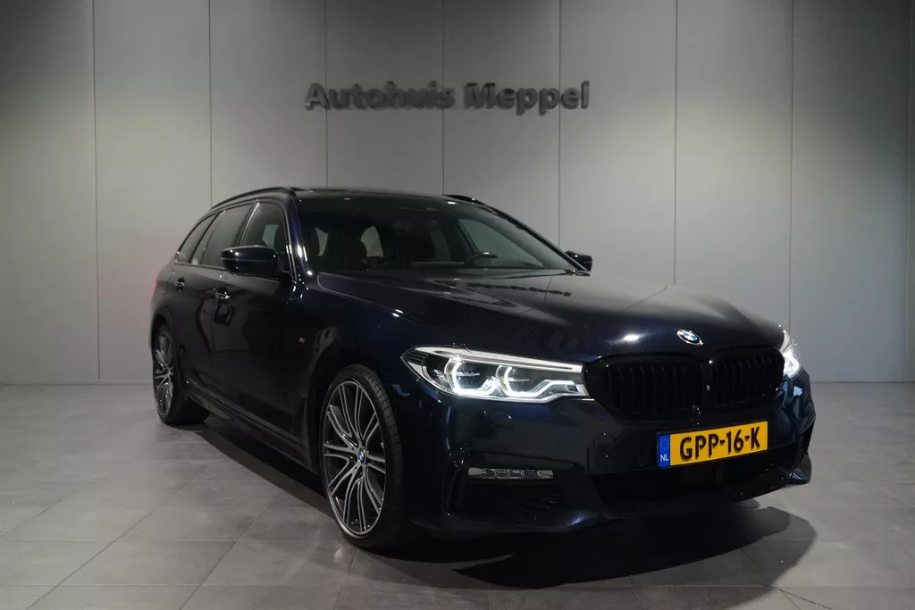 BMW 5 Serie 540i Touring | LED | M-sport | Panoramadak | Head-Up Display | Trekhaakl | Massage |