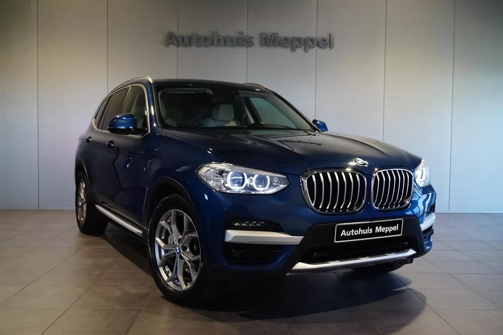 BMW X3 xDrive30e X-Line | Oyster Interieur | LED | 360 Camera | Trekhaak |