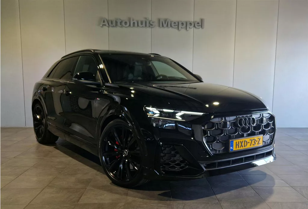 Audi Q8 60 TFSI S-Competition *NIEUW*490PK | Direct rijden | B&amp;O | 23&quot; | Rode Zadels | 5 jaar Garantie | Trekhaak |