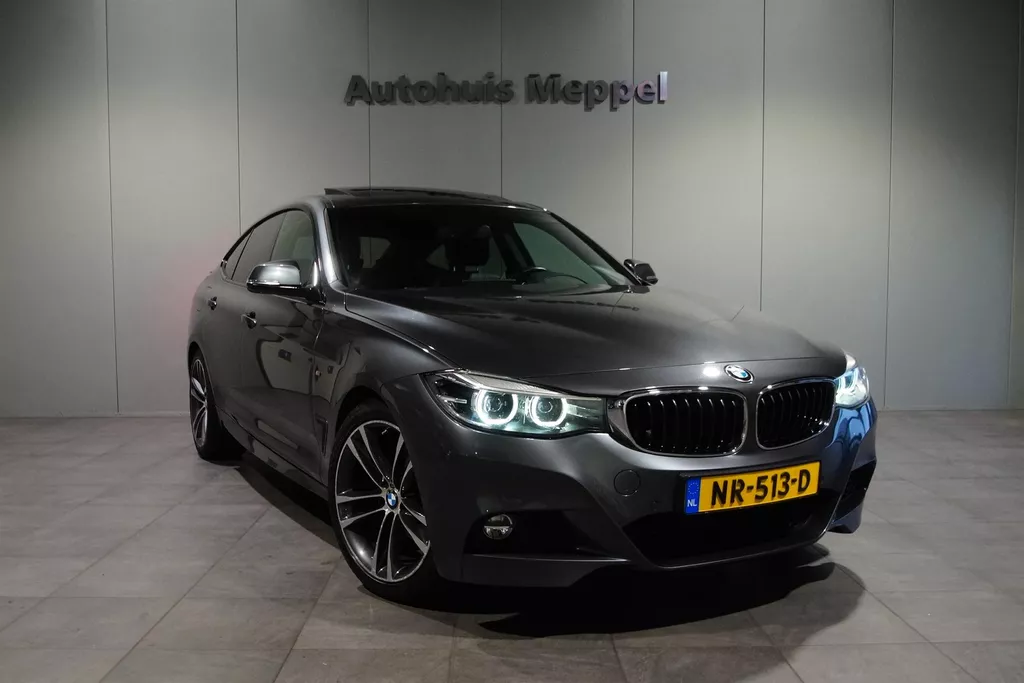 BMW 3 Serie 320i Gran Turismo M-Sport/// | LED | PDC | Panoramadak | Navigatie | Nederlandse Auto |