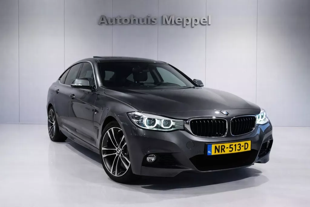 BMW 3 Serie 320i Gran Turismo M-Sport/// | LED | PDC | Panoramadak | Navigatie | Nederlandse Auto |