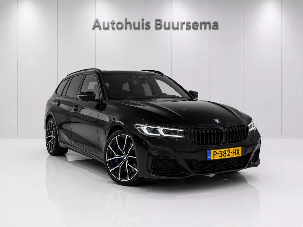 BMW 5 Serie 520i Touring LCI M-Sport | Laserlicht | Trekhaak elec. | Panoramadak | LiveCockpit |