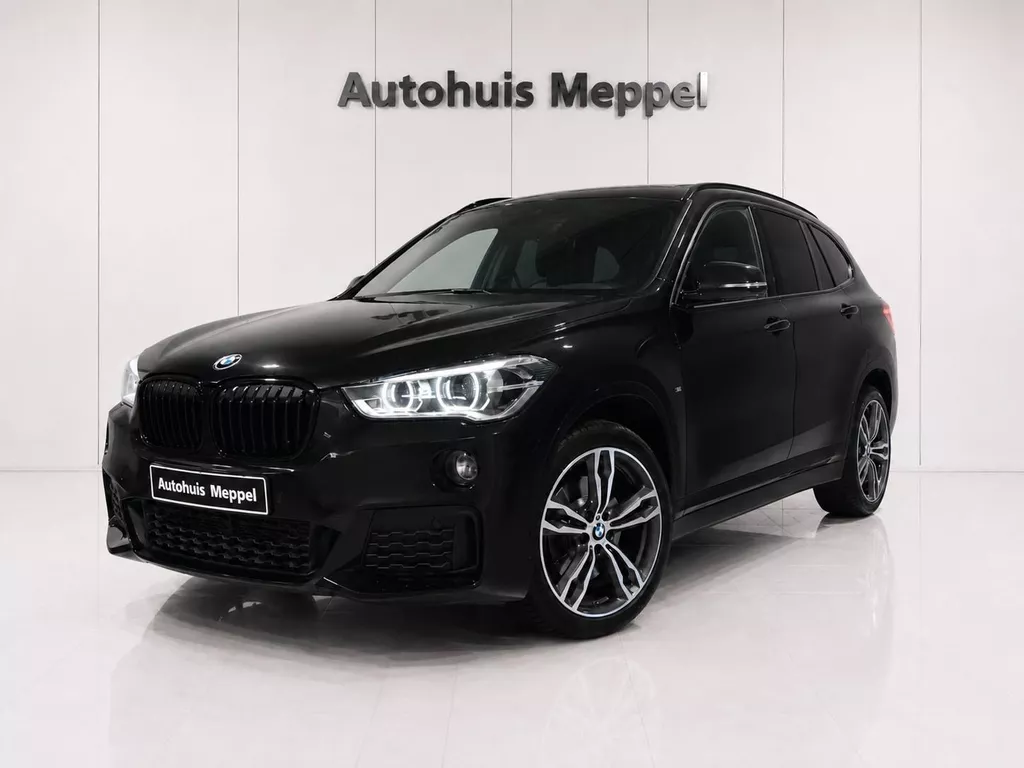 BMW X1 xDrive25i M-Sport*AssistantPlus*LED+*H/kSound*Head-Up*Pano*PDC