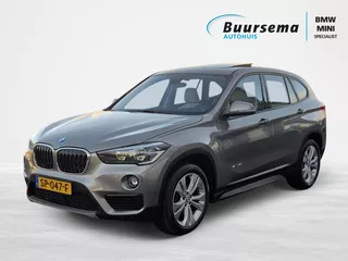 BMW X1 sDrive 18i Cent High Exe | Vollederen sportinterieur | Panoramadak | Afneembare trekhaak |