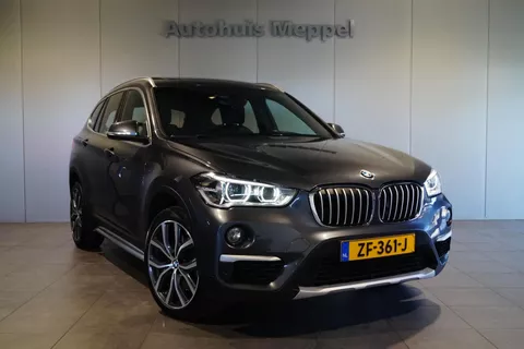 BMW X1 Sdrive20i X Line | LED | Head-Up Display | Trekhaak | Panoramadak | PDC |