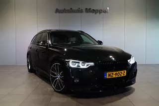 BMW 3 Serie 330i M-Sport | LED | HUD | Panoramadak | PDC | | Lederen sportinterieur | 95.000 KM NAP!